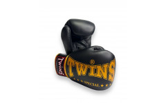 Боксерские перчатки TWINS Special FBGVL3A black 12 oz